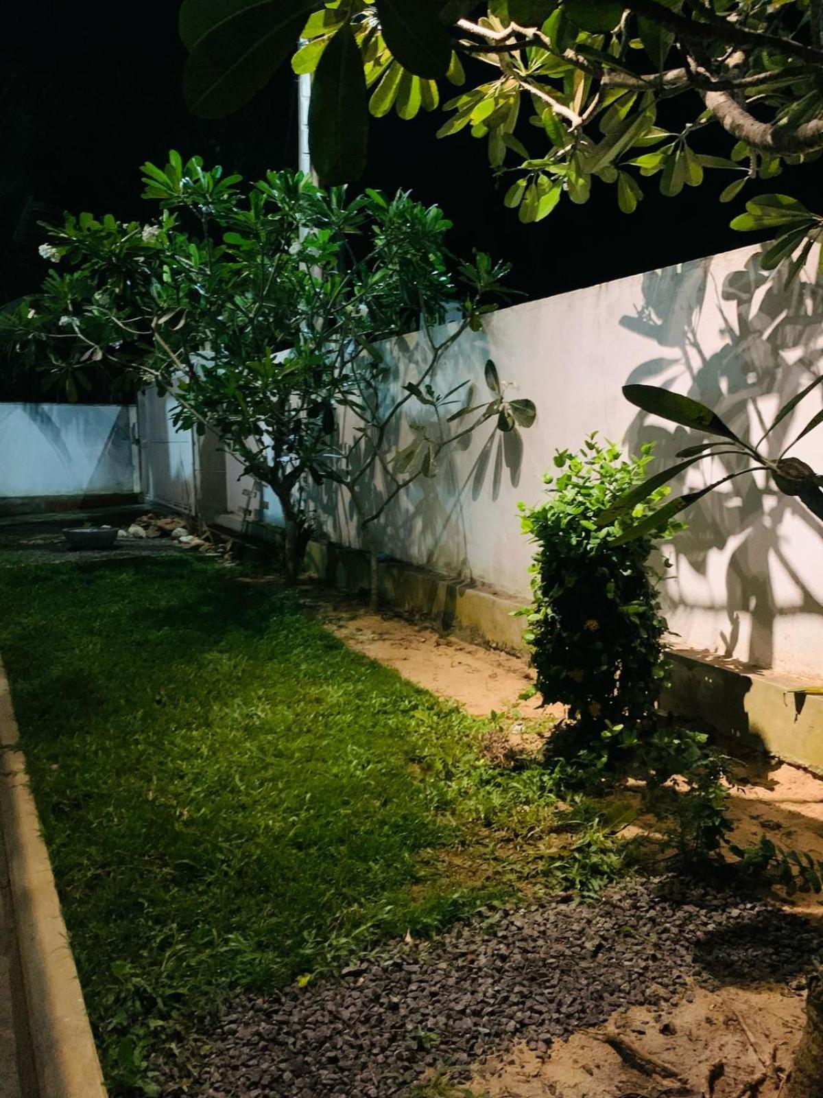 אמבלנגודה Ayu Hostel מראה חיצוני תמונה